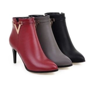 Meet your Posher, Valentina